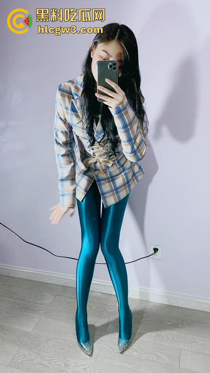 快手主播【尹美美哒】粉丝福利翻车!群内黄瓜插骚逼秀,直播间现场刮毛让人看傻! 第4张 快手主播【尹美美哒】粉丝福利翻车!群内黄瓜插骚逼秀,直播间现场刮毛让人看傻! 第4张