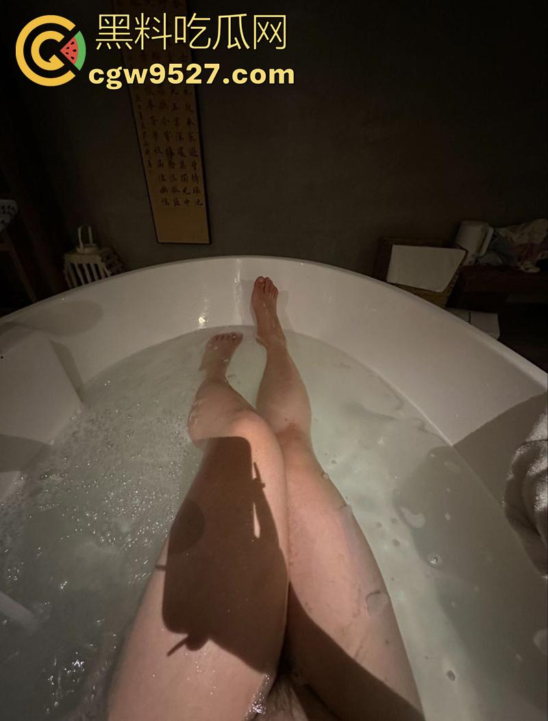 摄影师大神投稿,漫展认识的微胖女神,身材高挑丰乳肥臀,穿上诱人丝袜真是让人欲罢不能! 第4张 摄影师大神投稿,漫展认识的微胖女神,身材高挑丰乳肥臀,穿上诱人丝袜真是让人欲罢不能! 第4张