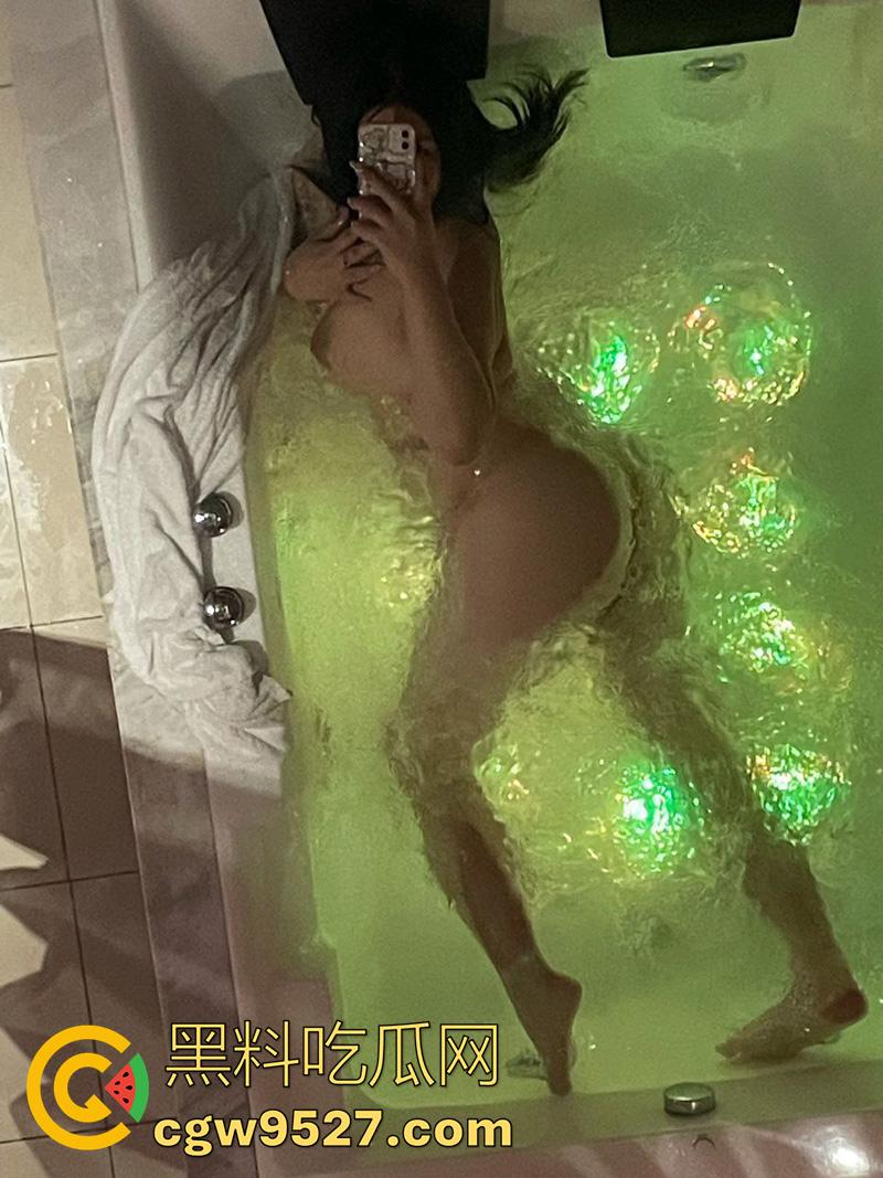 摄影师大神投稿,漫展认识的微胖女神,身材高挑丰乳肥臀,穿上诱人丝袜真是让人欲罢不能! 第9张 摄影师大神投稿,漫展认识的微胖女神,身材高挑丰乳肥臀,穿上诱人丝袜真是让人欲罢不能! 第9张