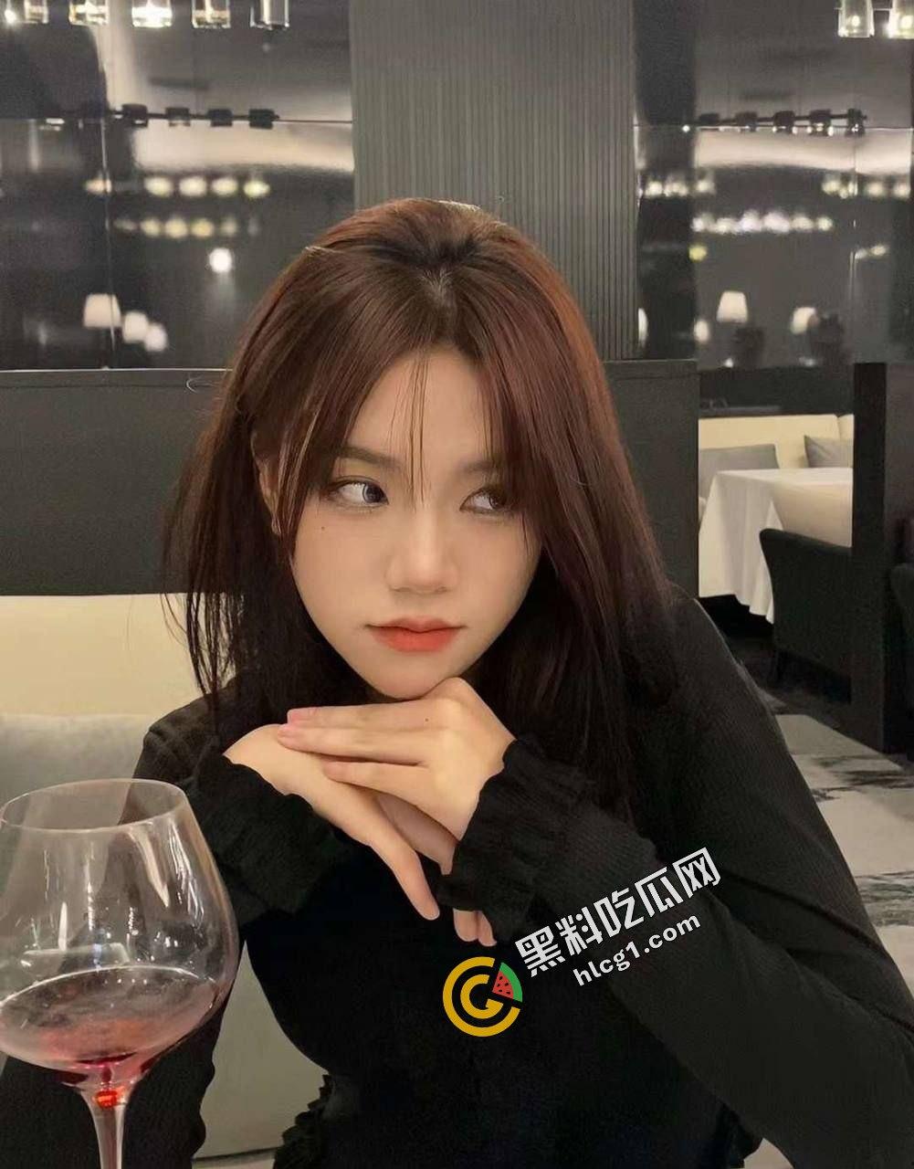 江苏建筑技术学院 很嫩很清纯的大二学妹 被多金学长利用钞票成功得吃 拍摄视频流出 第4张 江苏建筑技术学院 很嫩很清纯的大二学妹 被多金学长利用钞票成功得吃 拍摄视频流出 第4张