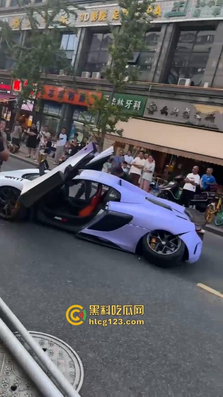 成都百万级神车被干废 租车装杯 妹子还没接到 先负债百万 现场视频看得肝疼 第6张 成都百万级神车被干废 租车装杯 妹子还没接到 先负债百万 现场视频看得肝疼 第6张