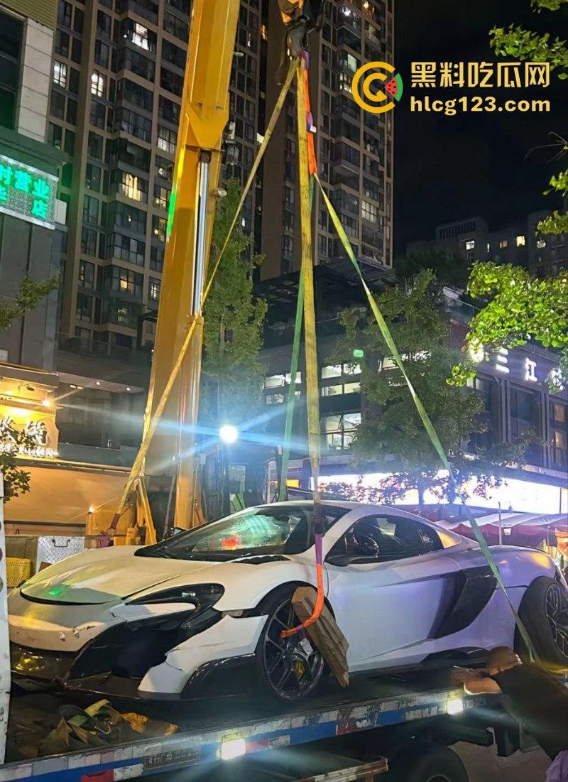 成都百万级神车被干废 租车装杯 妹子还没接到 先负债百万 现场视频看得肝疼 第8张 成都百万级神车被干废 租车装杯 妹子还没接到 先负债百万 现场视频看得肝疼 第8张