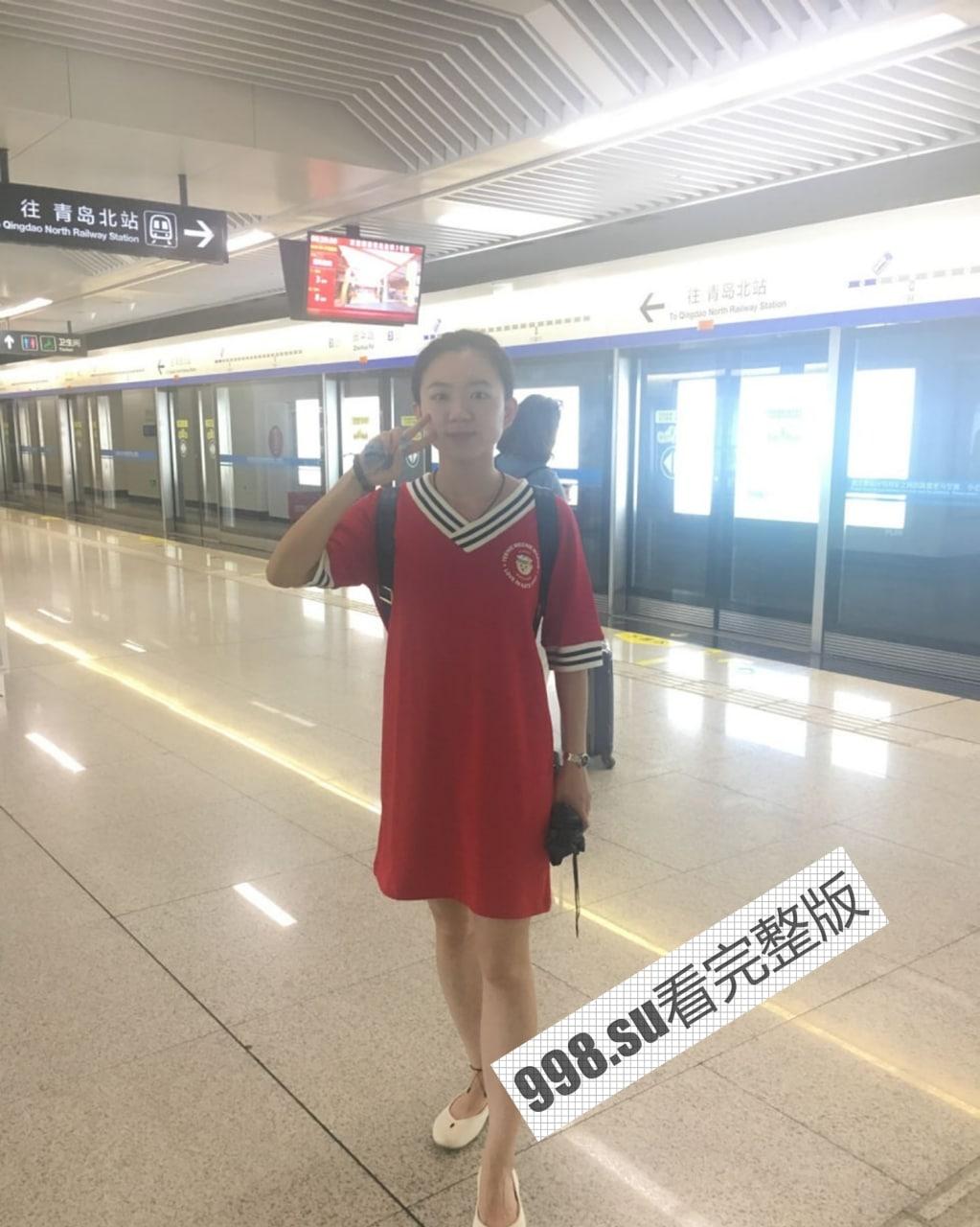 你上王者我上你！青岛反差淫娃谢梦娜约炮不忘和男友开黑玩王者！  第3张