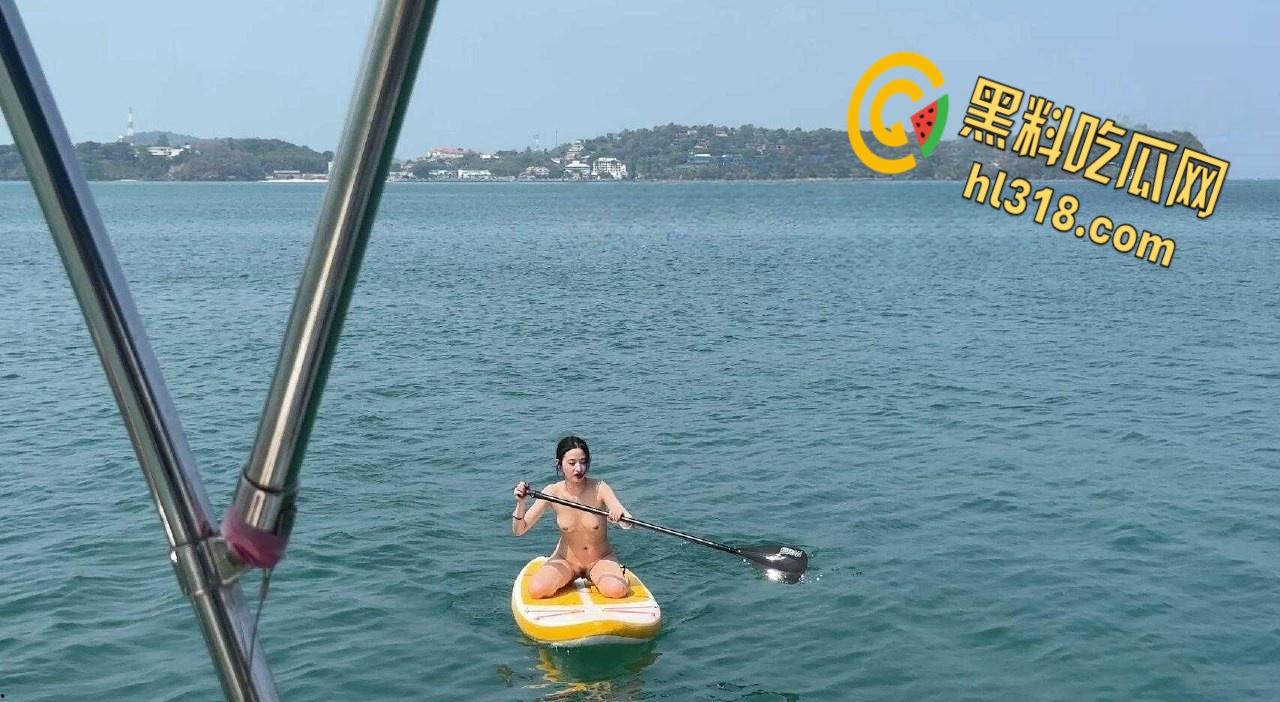 天气太热一道亮丽的风景线,极品气质美女裸体划船出游,给骚逼散散味,清凉一夏! 第1张 天气太热一道亮丽的风景线,极品气质美女裸体划船出游,给骚逼散散味,清凉一夏! 第1张