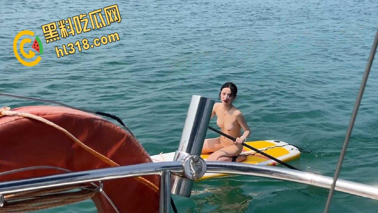 天气太热一道亮丽的风景线,极品气质美女裸体划船出游,给骚逼散散味,清凉一夏! 第5张 天气太热一道亮丽的风景线,极品气质美女裸体划船出游,给骚逼散散味,清凉一夏! 第5张