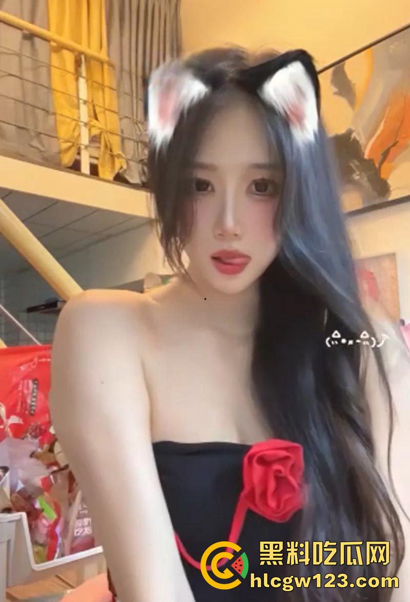 御姐身材火辣尤物【刘思琪】,广东艺术职业学院性感校花,约炮金主傲人大奶晃得人眼花! 第1张 御姐身材火辣尤物【刘思琪】,广东艺术职业学院性感校花,约炮金主傲人大奶晃得人眼花! 第1张