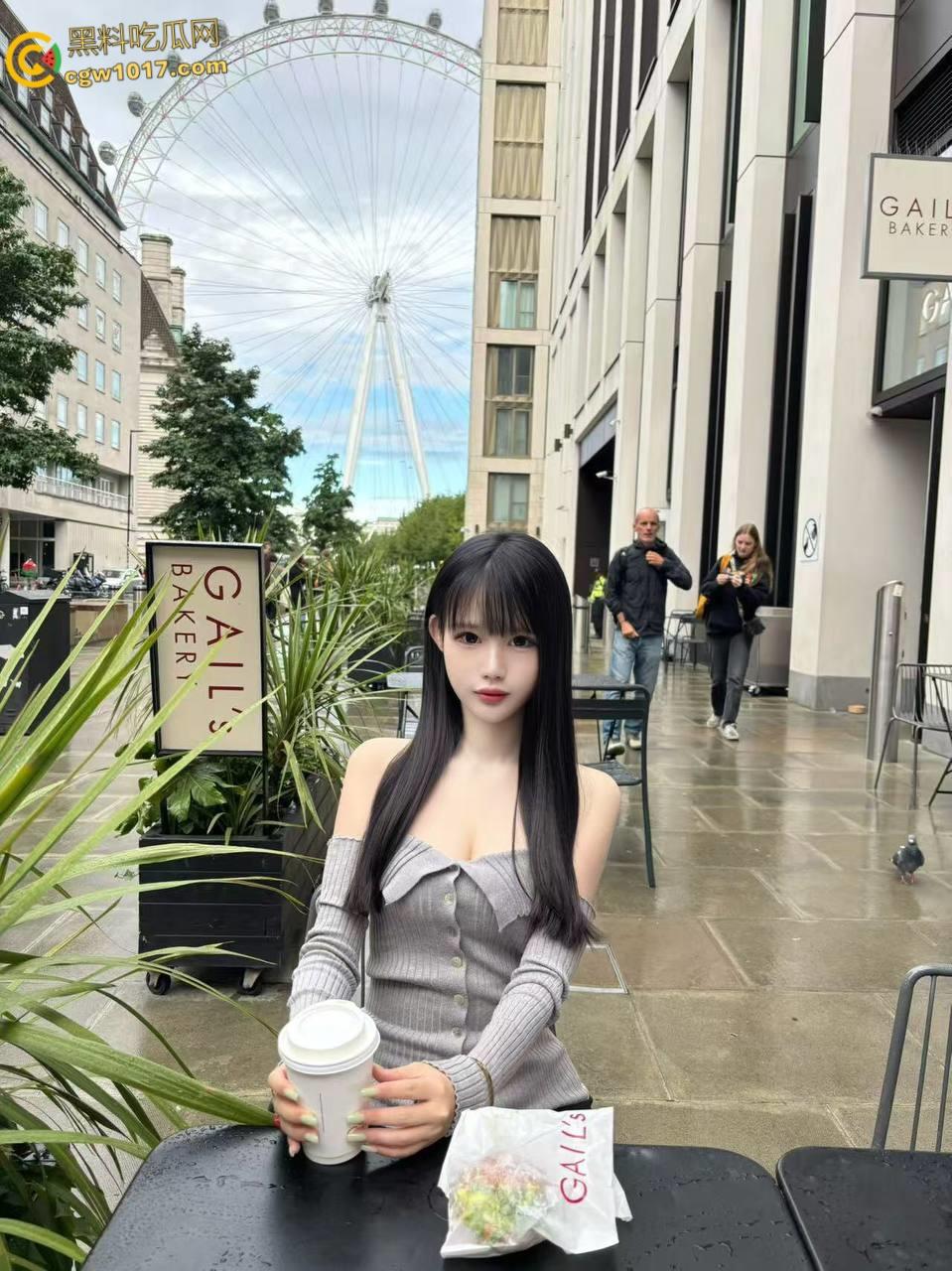 姐姐穿上吊带豹纹黑丝,猫爪拍微调亲姐姐,轻度调教让姐姐体验到了从未有过的感觉,女上骑乘还把姐姐弄潮喷了! 第2张 姐姐穿上吊带豹纹黑丝,猫爪拍微调亲姐姐,轻度调教让姐姐体验到了从未有过的感觉,女上骑乘还把姐姐弄潮喷了! 第2张