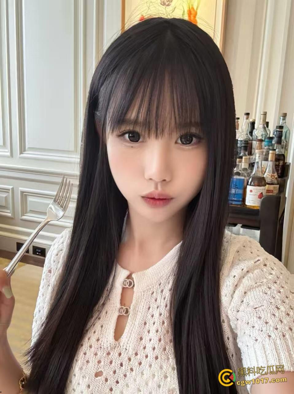 姐姐穿上吊带豹纹黑丝,猫爪拍微调亲姐姐,轻度调教让姐姐体验到了从未有过的感觉,女上骑乘还把姐姐弄潮喷了! 第3张 姐姐穿上吊带豹纹黑丝,猫爪拍微调亲姐姐,轻度调教让姐姐体验到了从未有过的感觉,女上骑乘还把姐姐弄潮喷了! 第3张