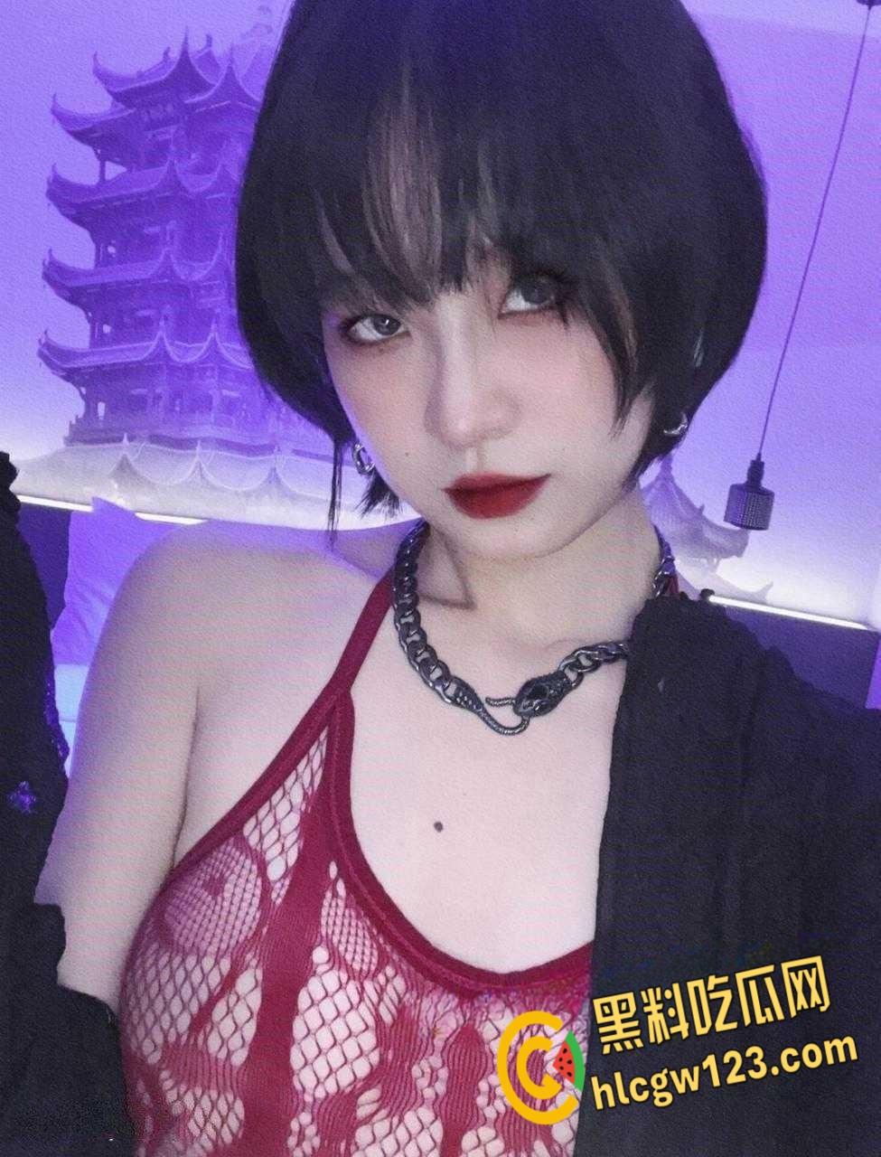 武汉政法大学学生妹【周芸芸】,大学期间与视频被男友出卖,酒店开房破处叫声真大 ! 第2张 武汉政法大学学生妹【周芸芸】,大学期间与视频被男友出卖,酒店开房破处叫声真大 ! 第2张