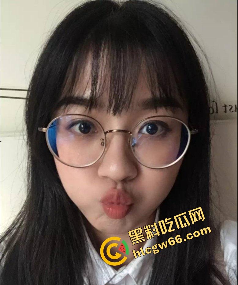 黄山技校反差骚妹【李丹尼】酒店黑丝口交全程曝光,大鲍鱼开发成通道,开房爽到喷水! 第1张 黄山技校反差骚妹【李丹尼】酒店黑丝口交全程曝光,大鲍鱼开发成通道,开房爽到喷水! 第1张