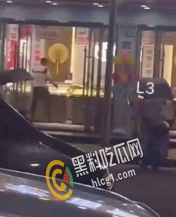 浙江慈溪市逍林镇 一男子持仿真玩具抢劫金店 得手后逃离 没过几个小时就被逮到了  第7张