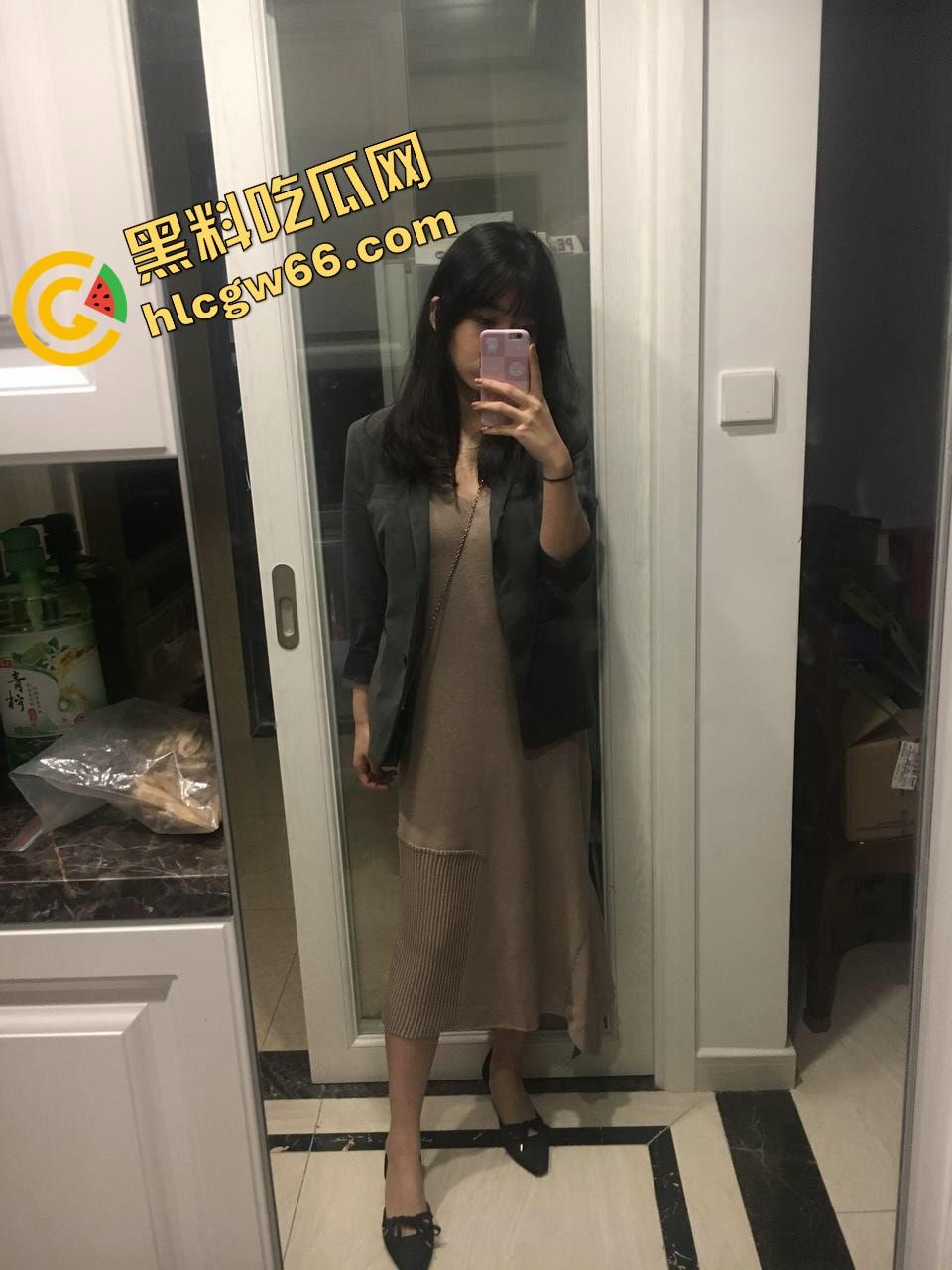 黄山技校反差骚妹【李丹尼】酒店黑丝口交全程曝光,大鲍鱼开发成通道,开房爽到喷水! 第5张 黄山技校反差骚妹【李丹尼】酒店黑丝口交全程曝光,大鲍鱼开发成通道,开房爽到喷水! 第5张