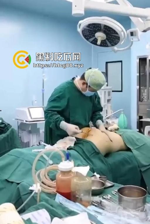 现在妹子为美疯魔抽脂隆奶塞逼艾灸,骚穴子宫烤得喷香,医美变态到艾灸鸡巴都出现了! 第8张 现在妹子为美疯魔抽脂隆奶塞逼艾灸,骚穴子宫烤得喷香,医美变态到艾灸鸡巴都出现了! 第8张