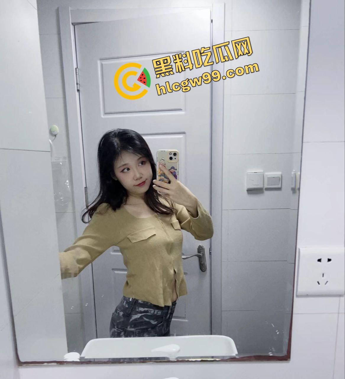 广东佛山骚贱女同事『李莉莎』醉酒后送回家发骚撕黑丝,酒店发泄欲望抱腿直插骚逼!独家曝光流出! 第4张 广东佛山骚贱女同事『李莉莎』醉酒后送回家发骚撕黑丝,酒店发泄欲望抱腿直插骚逼!独家曝光流出! 第4张