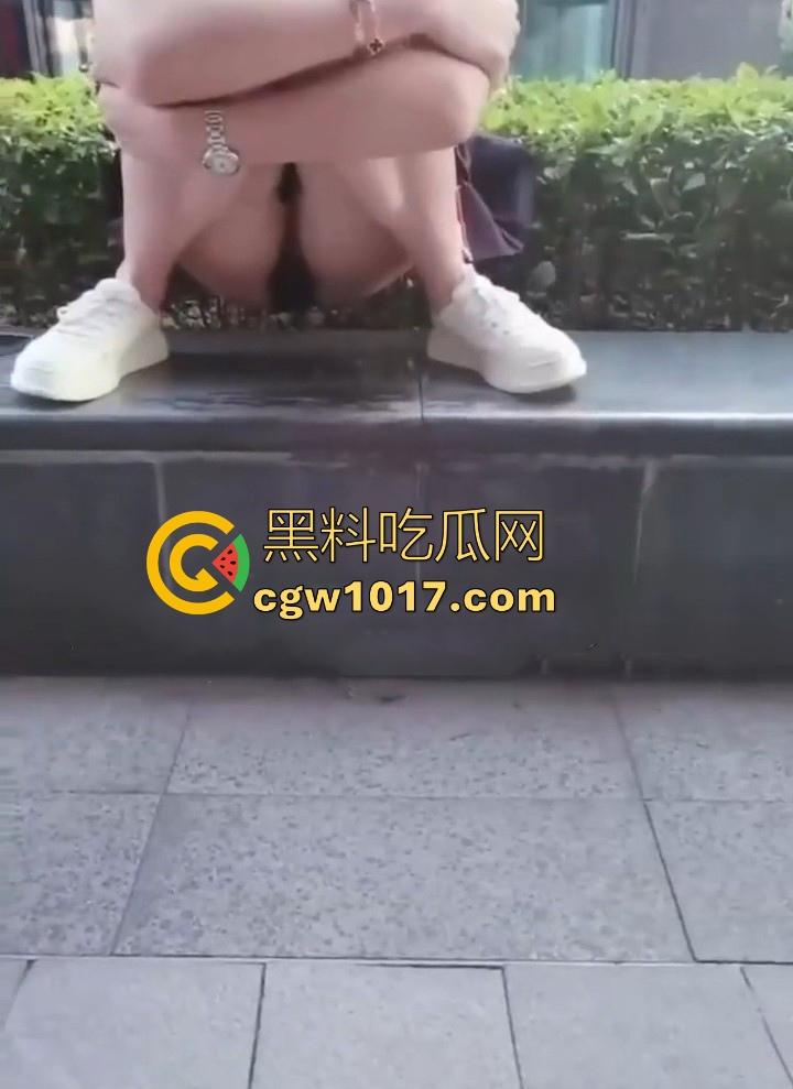 调教骚逼炮友!带着跳蛋逛街,当众强制高潮,大胆户外露出,玩的就是刺激玩的就是心跳,好刺激好喜欢! 第8张 调教骚逼炮友!带着跳蛋逛街,当众强制高潮,大胆户外露出,玩的就是刺激玩的就是心跳,好刺激好喜欢! 第8张