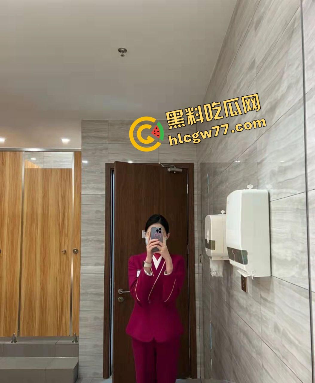 南航空姐变身福利姬,线下酒店金主狂干举牌互动,中出高清画面曝光,一炮5K比飞工资快多了! 第3张 南航空姐变身福利姬,线下酒店金主狂干举牌互动,中出高清画面曝光,一炮5K比飞工资快多了! 第3张