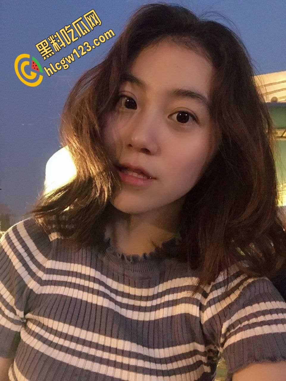 山东淄博公务员【贺欣】,眼镜人妻出轨流出,外表甜美可爱床上淫荡至极 ! 第1张 山东淄博公务员【贺欣】,眼镜人妻出轨流出,外表甜美可爱床上淫荡至极 ! 第1张