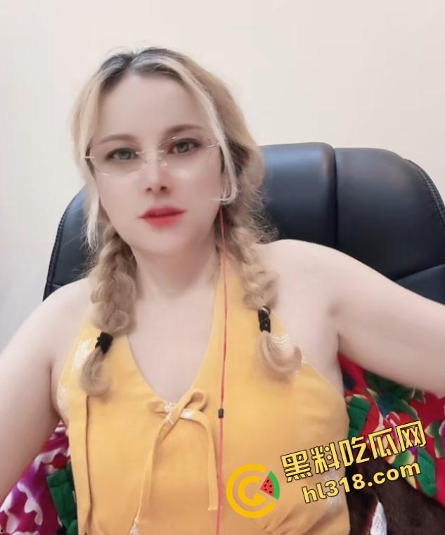 欧美酒吧绝活骚姐一屁股坐下把黄瓜全插进逼里口交双修,抬着观众的头当手动飞机杯一顿插! 第3张 欧美酒吧绝活骚姐一屁股坐下把黄瓜全插进逼里口交双修,抬着观众的头当手动飞机杯一顿插! 第3张