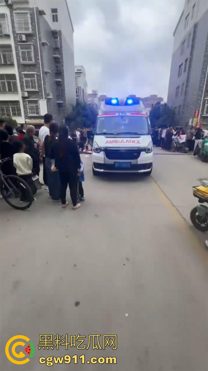 山东聊城老头怒捅邻居老太，两人早已私通，结果老太太又和别人好上了，大爷吃醋动了杀心，太刺激了！  第4张