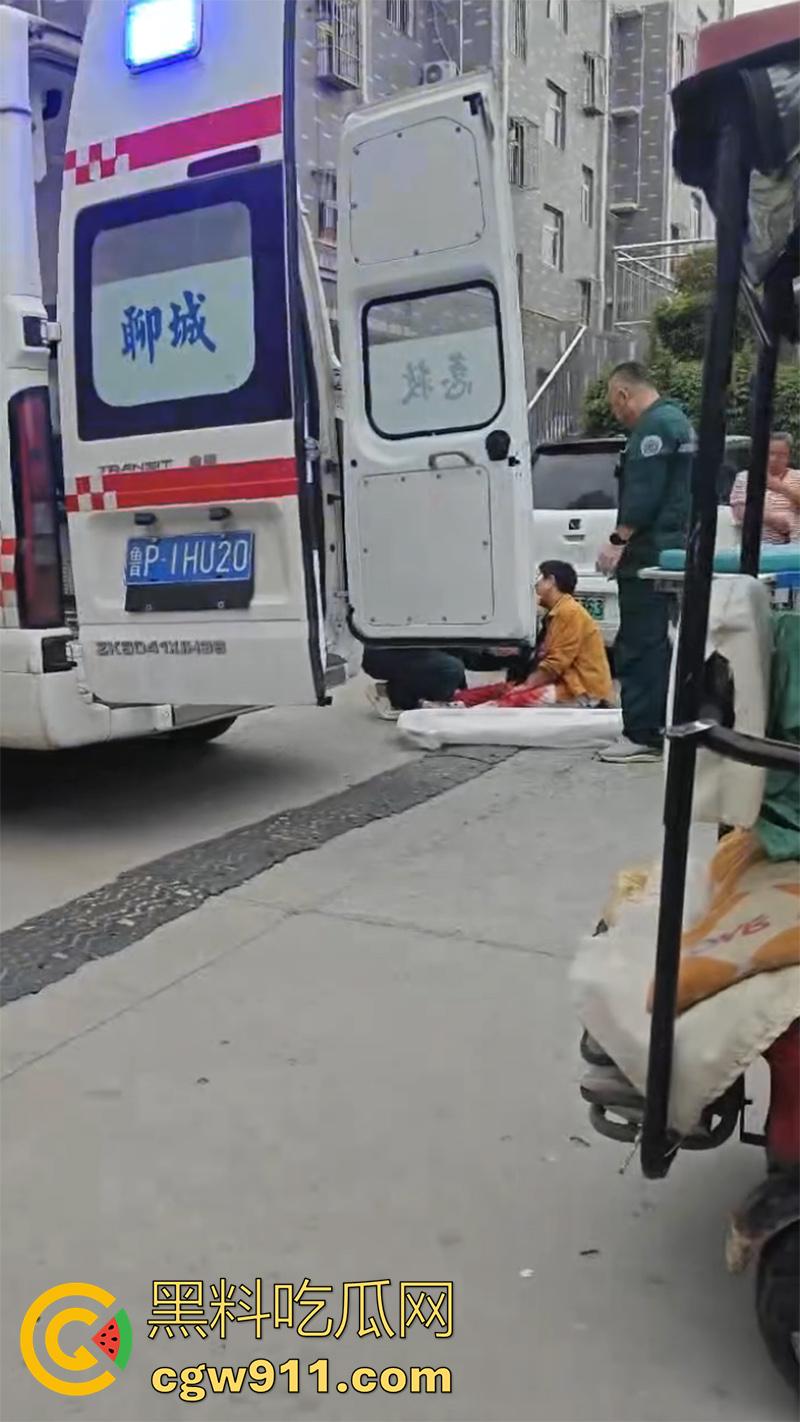 山东聊城老头怒捅邻居老太，两人早已私通，结果老太太又和别人好上了，大爷吃醋动了杀心，太刺激了！  第7张