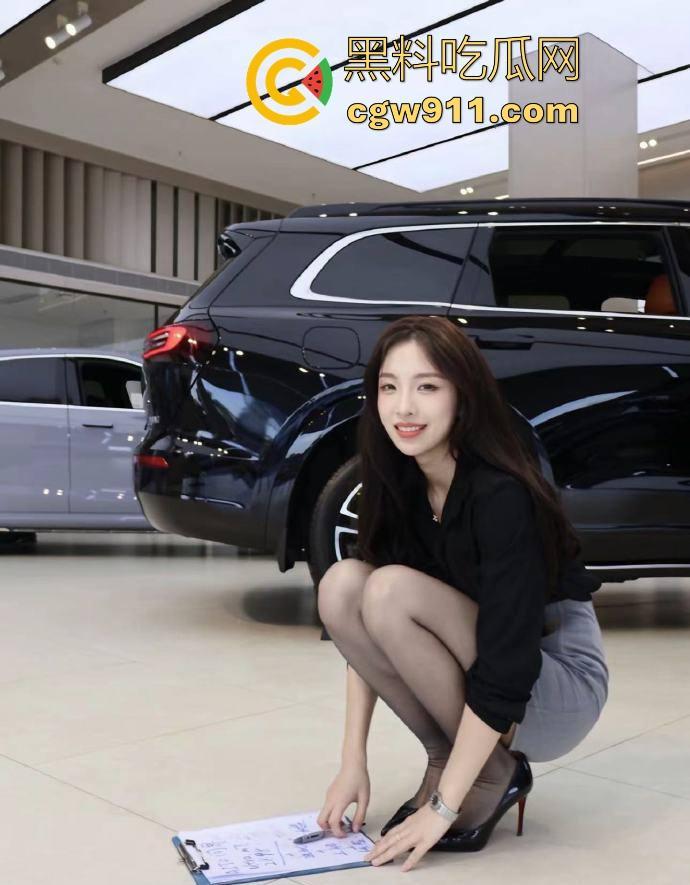 这就是销冠的自我修养吗?为求开单肉身服侍客户,淫荡口交猛插花式做爱,任由客户摆布! 第1张 这就是销冠的自我修养吗?为求开单肉身服侍客户,淫荡口交猛插花式做爱,任由客户摆布! 第1张