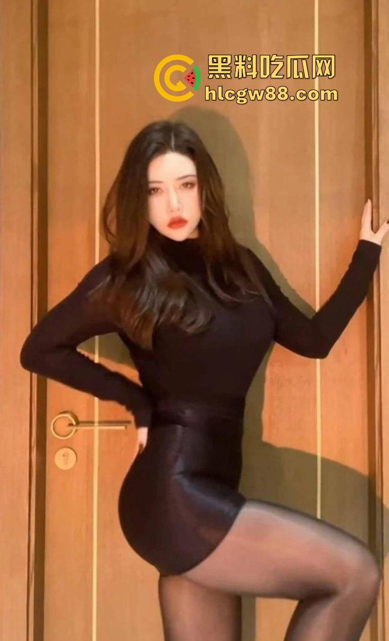 郑州奔驰车主抓小三『 卢丹丹』三姐车上被堵开房被阻,拿老婆车送小三借花献佛,三叉辉被黑的蛮惨! 第1张 郑州奔驰车主抓小三『 卢丹丹』三姐车上被堵开房被阻,拿老婆车送小三借花献佛,三叉辉被黑的蛮惨! 第1张