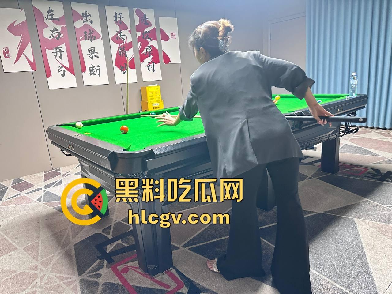 台球厅包房大战足模『赵郑云』!灵巧玉足勾魂,沙发后入正爽时突然有人敲门,瓜友吓得差点软了! 第9张 台球厅包房大战足模『赵郑云』!灵巧玉足勾魂,沙发后入正爽时突然有人敲门,瓜友吓得差点软了! 第9张