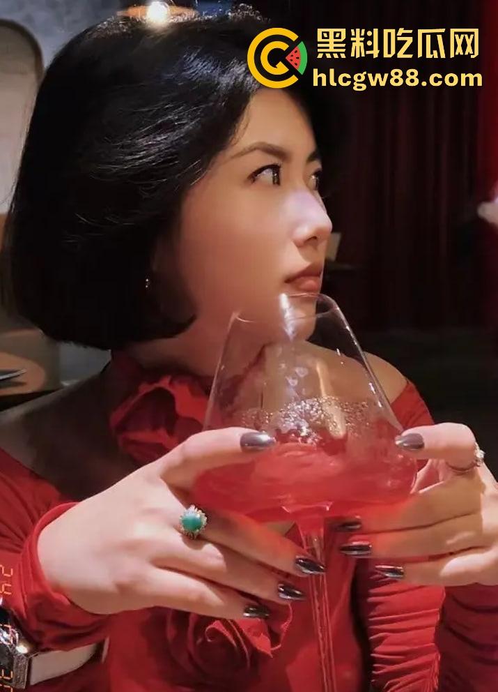 抖音媚黑网红余阿玖黑料翻车!婚前沉迷按摩店,被大黑屌无情爆操征服,早期淫乱史被扒出! 第4张 抖音媚黑网红余阿玖黑料翻车!婚前沉迷按摩店,被大黑屌无情爆操征服,早期淫乱史被扒出! 第4张