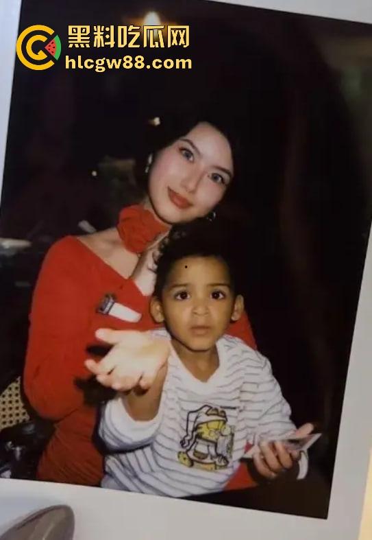 抖音媚黑网红余阿玖黑料翻车!婚前沉迷按摩店,被大黑屌无情爆操征服,早期淫乱史被扒出! 第10张 抖音媚黑网红余阿玖黑料翻车!婚前沉迷按摩店,被大黑屌无情爆操征服,早期淫乱史被扒出! 第10张