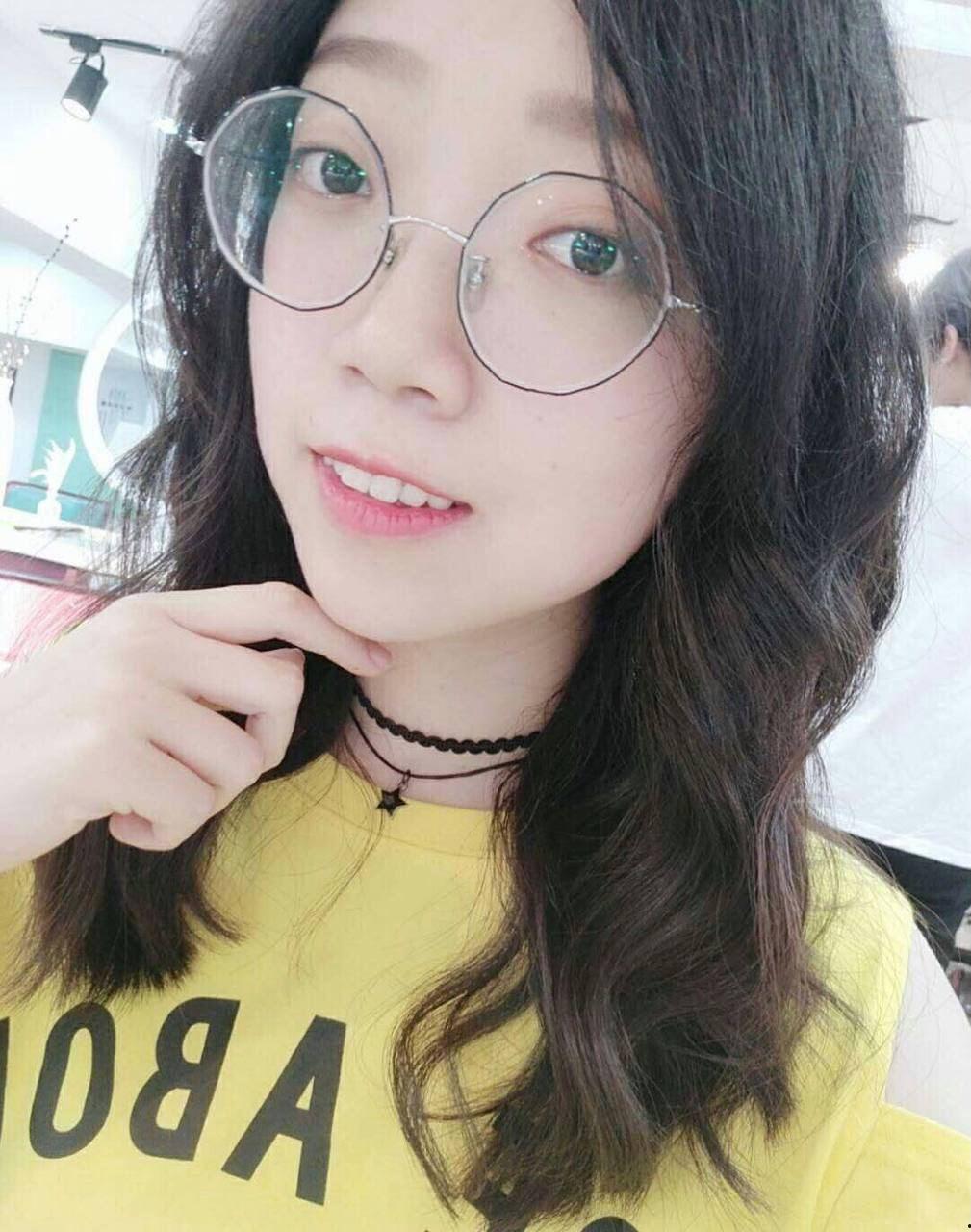 武汉常青树实验学校 高三反差婊母狗妹子被渣男调教流出 学霸妹子在床上竟然这么下贱 第2张 武汉常青树实验学校 高三反差婊母狗妹子被渣男调教流出 学霸妹子在床上竟然这么下贱 第2张