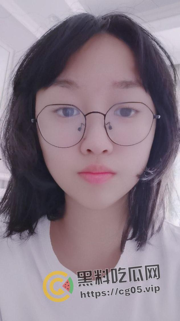 武汉常青树实验学校 高三反差婊母狗妹子被渣男调教流出 学霸妹子在床上竟然这么下贱 第3张 武汉常青树实验学校 高三反差婊母狗妹子被渣男调教流出 学霸妹子在床上竟然这么下贱 第3张