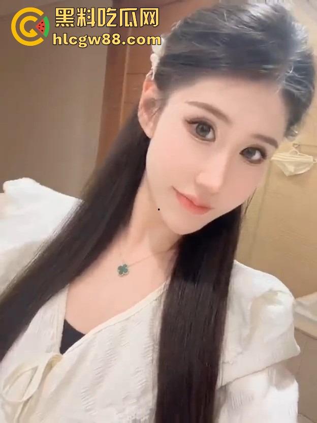 混迹马来迪拜柬埔寨外围女【邝葵魁】欠债不还拉黑恩人!两万多欠款理直气壮骂人,曝光婊子做爱的样子! 第11张 混迹马来迪拜柬埔寨外围女【邝葵魁】欠债不还拉黑恩人!两万多欠款理直气壮骂人,曝光婊子做爱的样子! 第11张