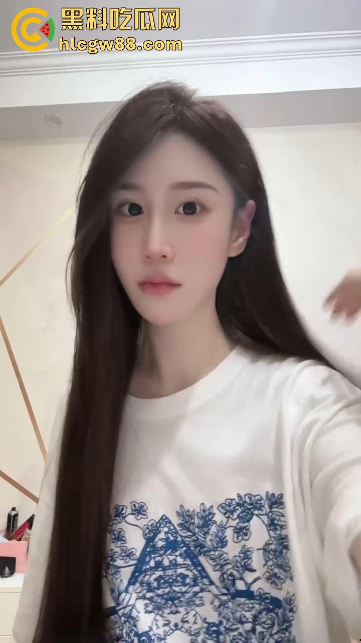 混迹马来迪拜柬埔寨外围女【邝葵魁】欠债不还拉黑恩人!两万多欠款理直气壮骂人,曝光婊子做爱的样子! 第12张 混迹马来迪拜柬埔寨外围女【邝葵魁】欠债不还拉黑恩人!两万多欠款理直气壮骂人,曝光婊子做爱的样子! 第12张