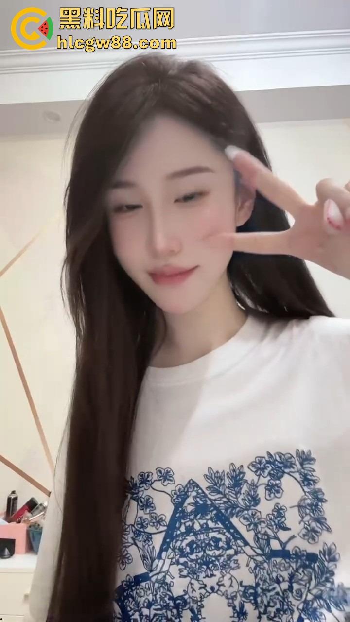 混迹马来迪拜柬埔寨外围女【邝葵魁】欠债不还拉黑恩人!两万多欠款理直气壮骂人,曝光婊子做爱的样子! 第13张 混迹马来迪拜柬埔寨外围女【邝葵魁】欠债不还拉黑恩人!两万多欠款理直气壮骂人,曝光婊子做爱的样子! 第13张