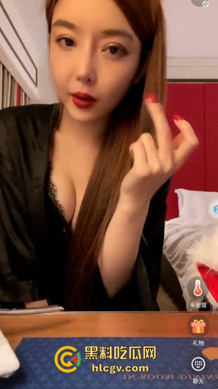 高端名媛【郑心蕾】高价福利视频实况转播 真实身份被扒 南昌大学女神竟是她 第5张 高端名媛【郑心蕾】高价福利视频实况转播 真实身份被扒 南昌大学女神竟是她 第5张