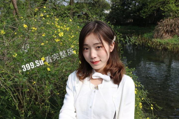 手上有活才有逼操！天津财经大学大二母狗 吴晶晶 跟男友谈恋爱期间被大一摄影学弟开发了 怼脸视频流出  第3张