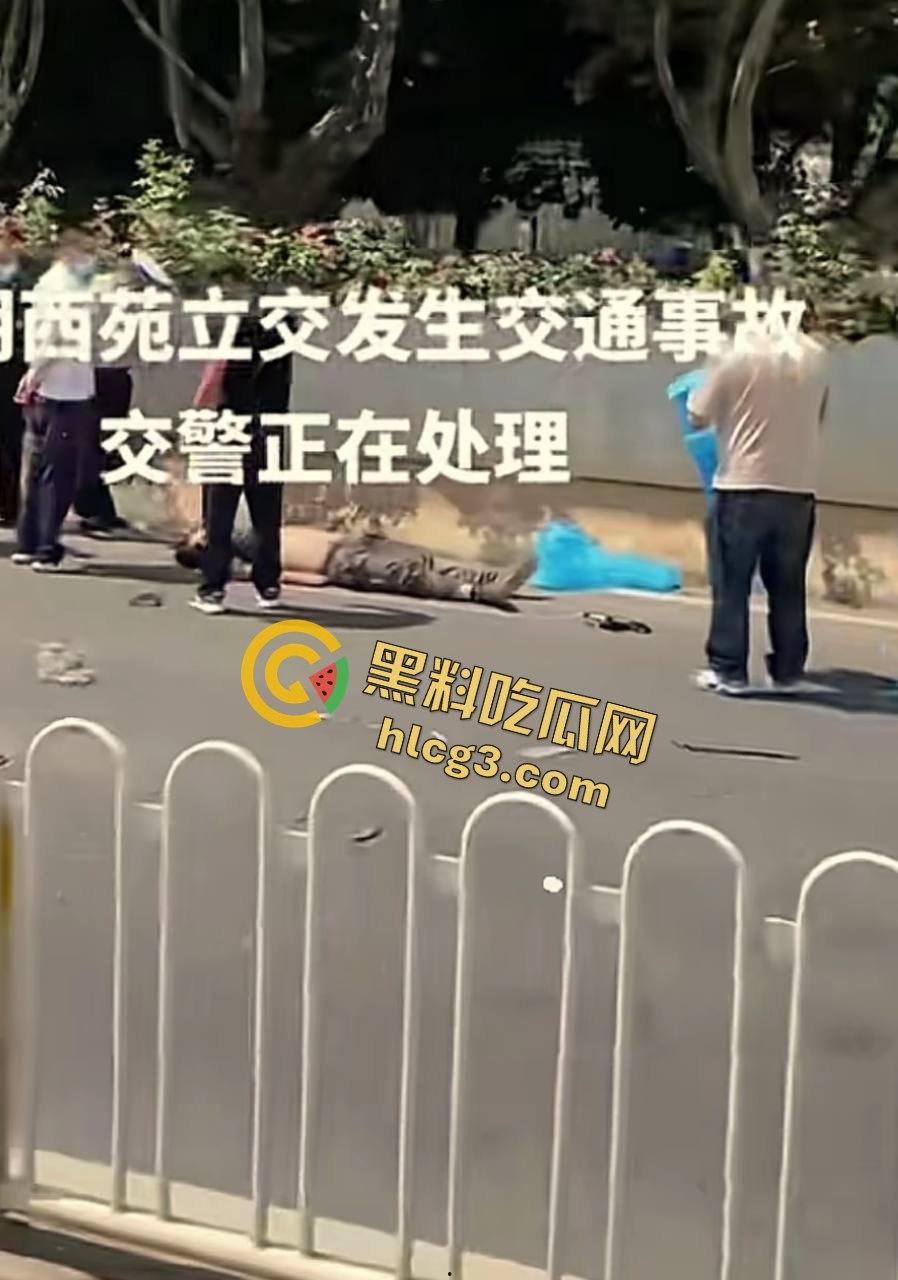 昆明西苑立交重大车祸!两车相撞一车被碾压 江铃汽车车主当场死亡 第6张 昆明西苑立交重大车祸!两车相撞一车被碾压 江铃汽车车主当场死亡 第6张