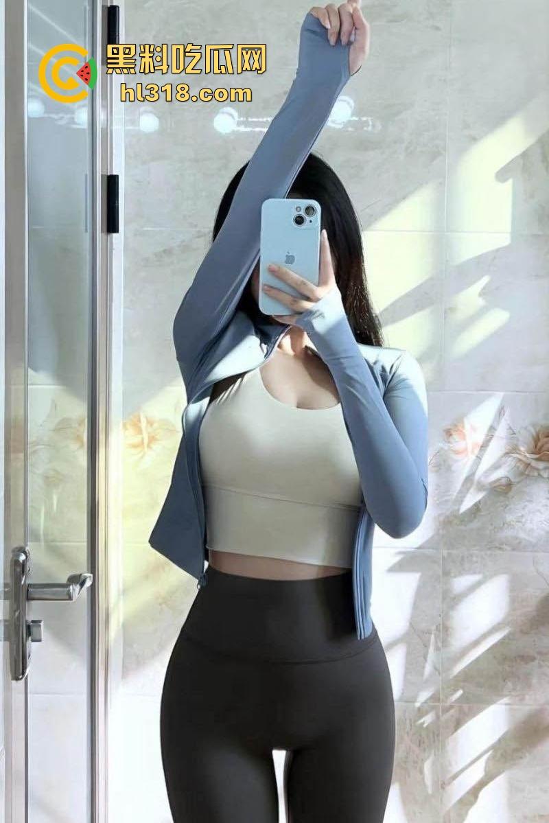 约操瑜伽裤翘臀表姐,微胖巨乳性感诱惑,对着肥臀狠狠爆操内射,这等极品身材配瑜伽裤堪称一绝! 第3张 约操瑜伽裤翘臀表姐,微胖巨乳性感诱惑,对着肥臀狠狠爆操内射,这等极品身材配瑜伽裤堪称一绝! 第3张