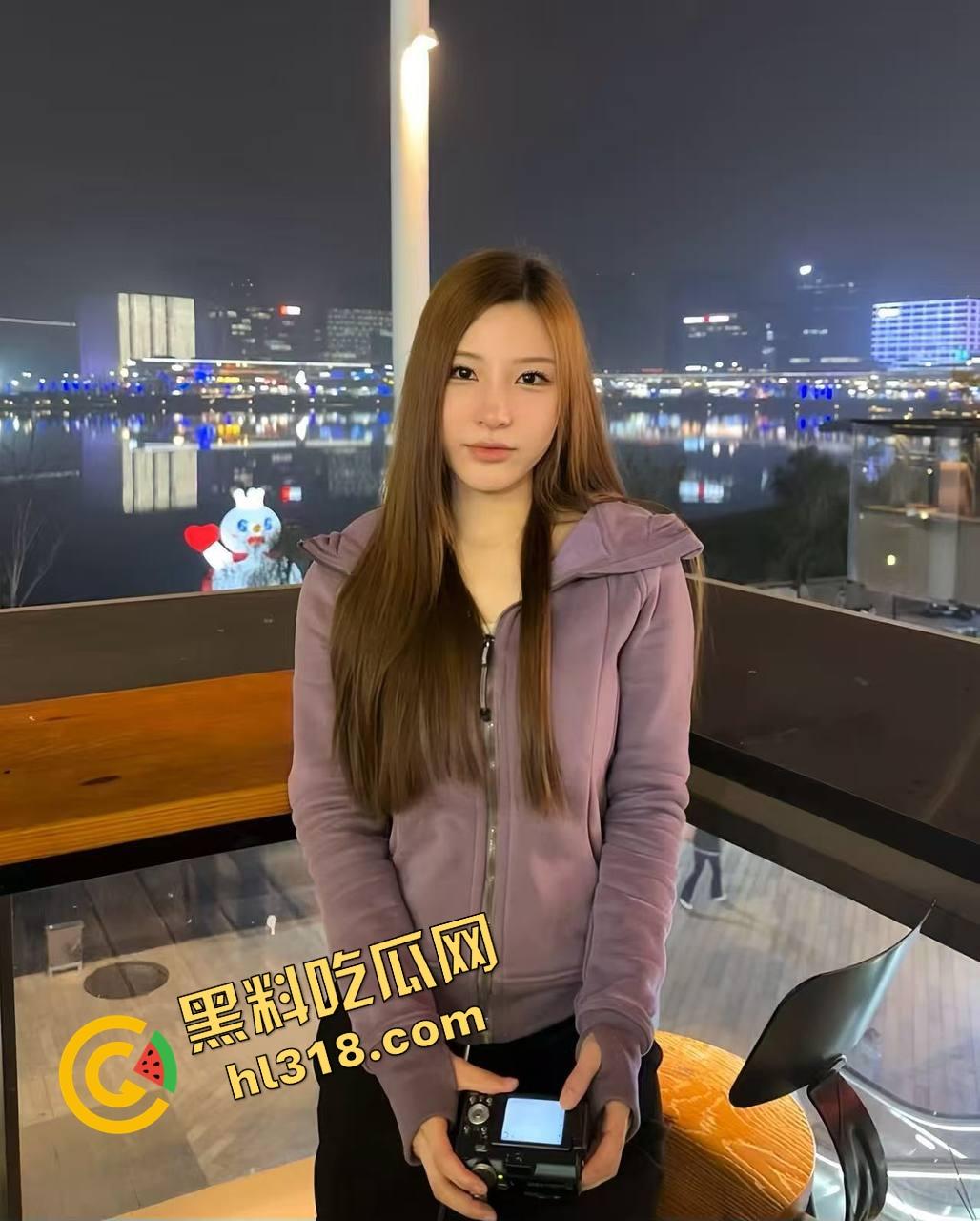 今晚不睡觉,骚女叠罗汉开火车轮流被爆,刚射完一个又跳下一个屁股直接顶上马,鸡巴都被榨冒烟! 第5张 今晚不睡觉,骚女叠罗汉开火车轮流被爆,刚射完一个又跳下一个屁股直接顶上马,鸡巴都被榨冒烟! 第5张