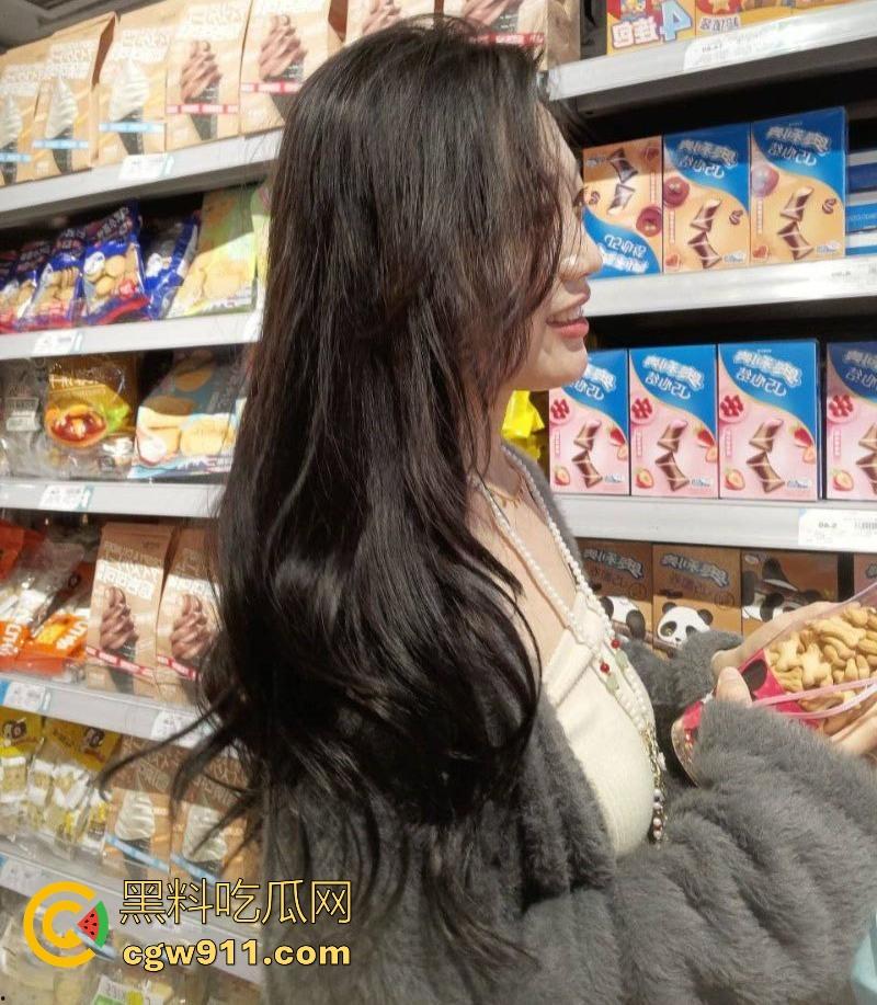 湘潭大学高颜值女大,情侣酒店激情开房,身穿情趣内衣白嫩巨乳诱人至极,口交深喉女上骑乘奶子晃荡! 第3张 湘潭大学高颜值女大,情侣酒店激情开房,身穿情趣内衣白嫩巨乳诱人至极,口交深喉女上骑乘奶子晃荡! 第3张