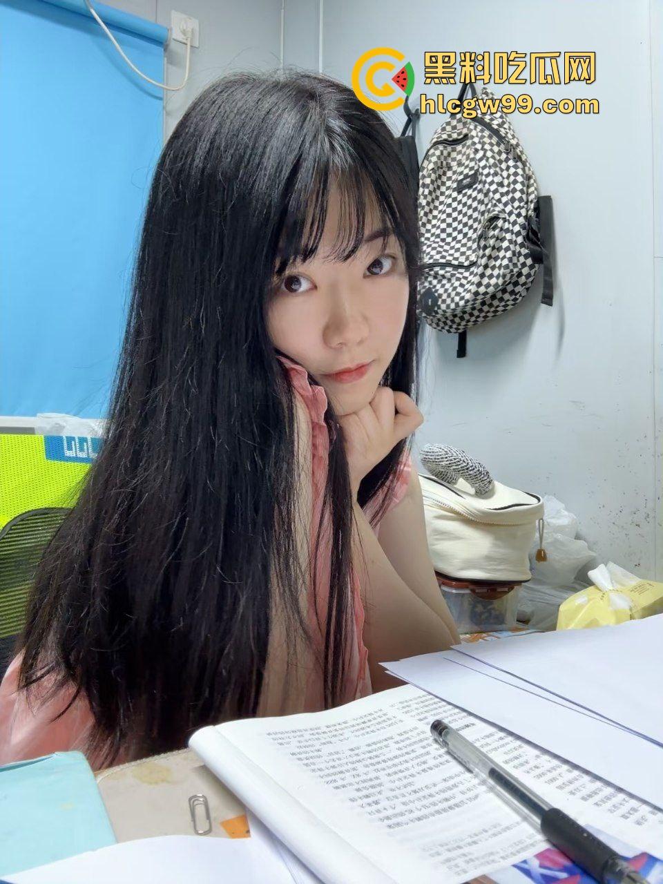 湖南外贸职业反差母狗【杨雨欣】偷拍全程记录女生宿舍换衣,床帘内露奶自慰淫荡又刺激! 第1张 湖南外贸职业反差母狗【杨雨欣】偷拍全程记录女生宿舍换衣,床帘内露奶自慰淫荡又刺激! 第1张