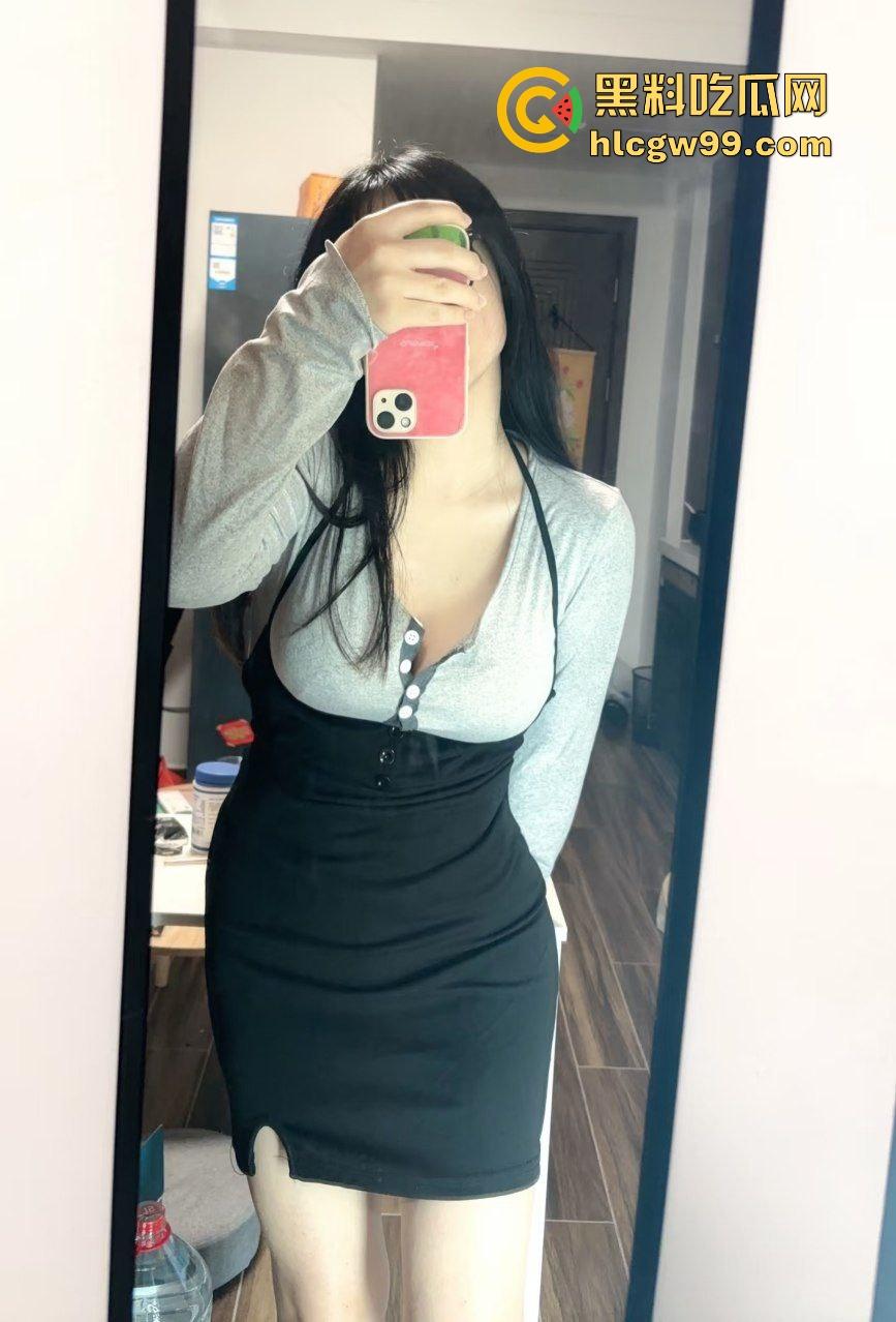 湖南外贸职业反差母狗【杨雨欣】偷拍全程记录女生宿舍换衣,床帘内露奶自慰淫荡又刺激! 第3张 湖南外贸职业反差母狗【杨雨欣】偷拍全程记录女生宿舍换衣,床帘内露奶自慰淫荡又刺激! 第3张