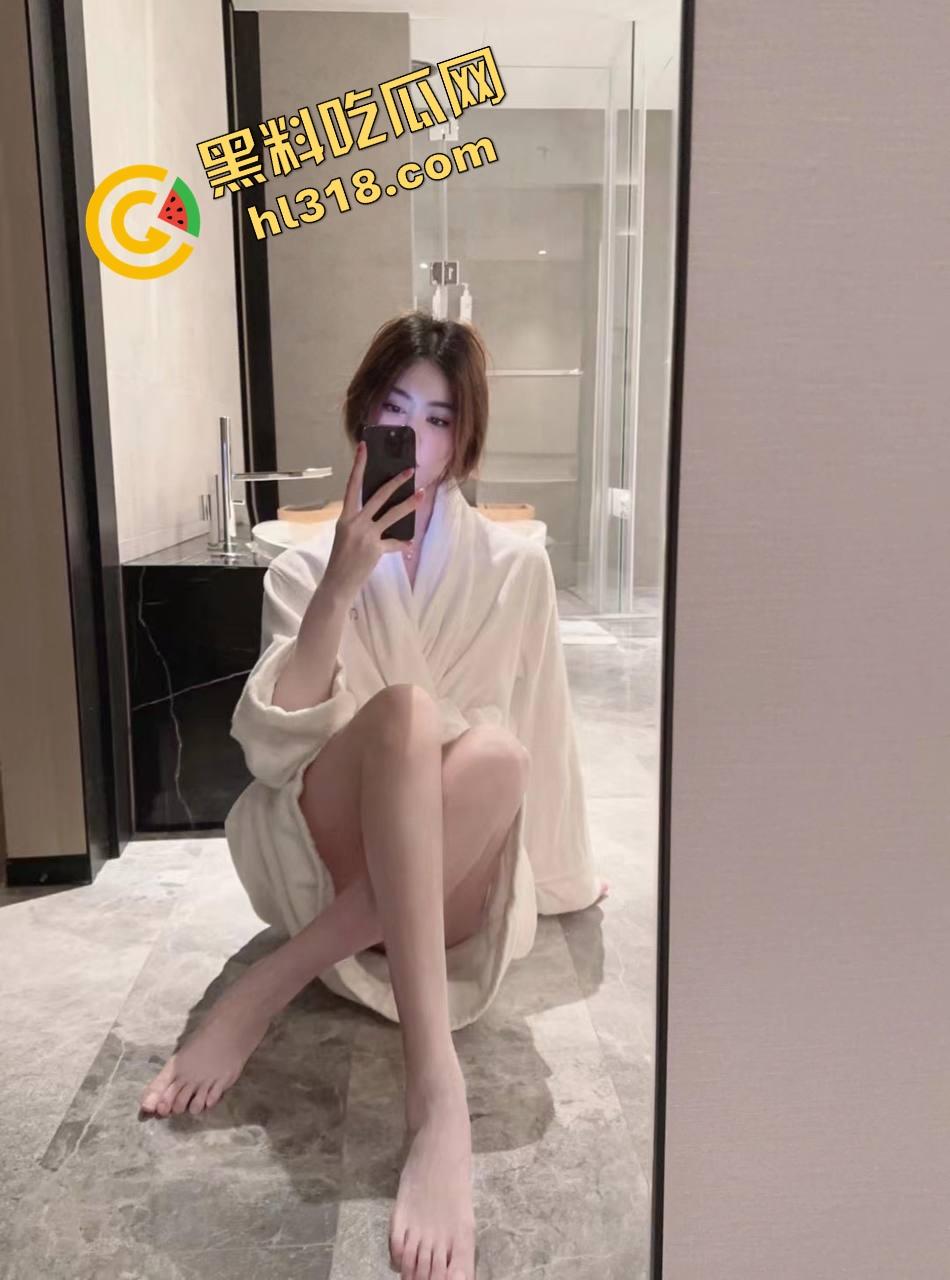 东北精神小妹带闺蜜霸凌妹子,直接让她给自己老弟口,口硬了还让处男老弟直接怼进去释放下! 第5张 东北精神小妹带闺蜜霸凌妹子,直接让她给自己老弟口,口硬了还让处男老弟直接怼进去释放下! 第5张