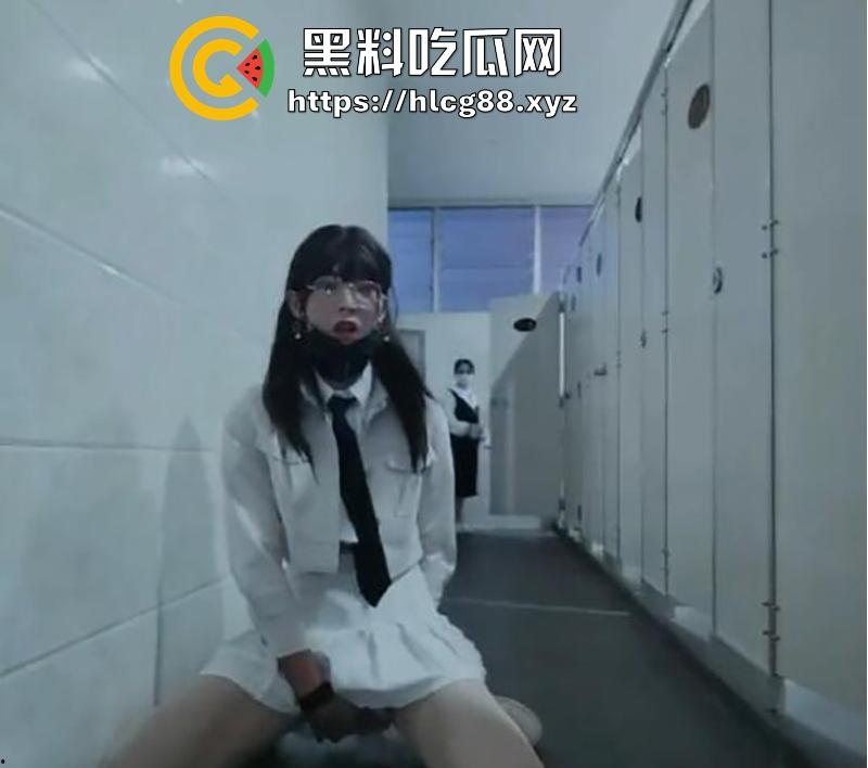 勇敢男娘不怕困【ST香艾草】女厕公然道具塞肛露出 惊呆大妈和路人 世界观都崩塌了! 第4张 勇敢男娘不怕困【ST香艾草】女厕公然道具塞肛露出 惊呆大妈和路人 世界观都崩塌了! 第4张