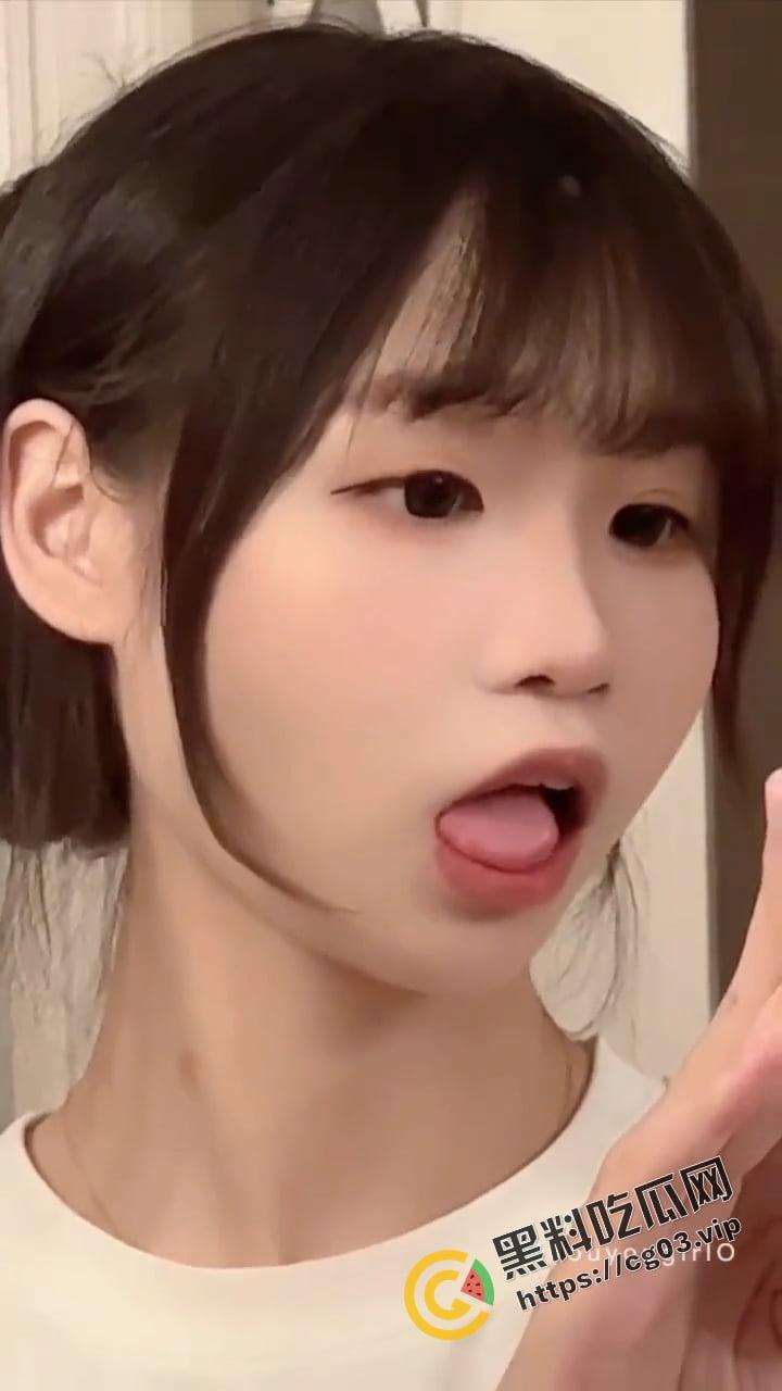 开盒!推特45w粉福利姬 【neko酱】真名范欣 没减肥没整容前竟是小飞猪 不知道金主们看过真容后还能下得去屌吗 第3张 开盒!推特45w粉福利姬 【neko酱】真名范欣 没减肥没整容前竟是小飞猪 不知道金主们看过真容后还能下得去屌吗 第3张