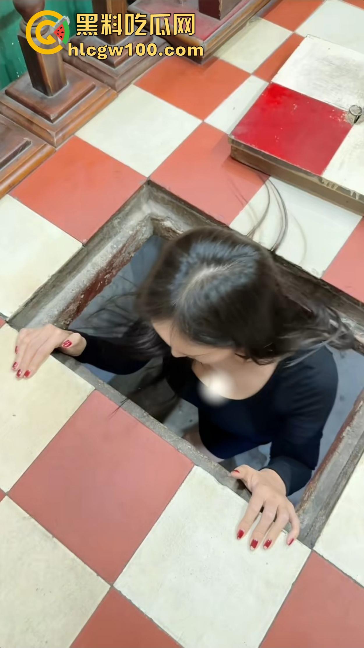 抖音巨乳网红【小厨娘美食记】惊悚回归,越南地下室视频曝光,军火库细节疑似绑架性奴案! 第14张 抖音巨乳网红【小厨娘美食记】惊悚回归,越南地下室视频曝光,军火库细节疑似绑架性奴案! 第14张