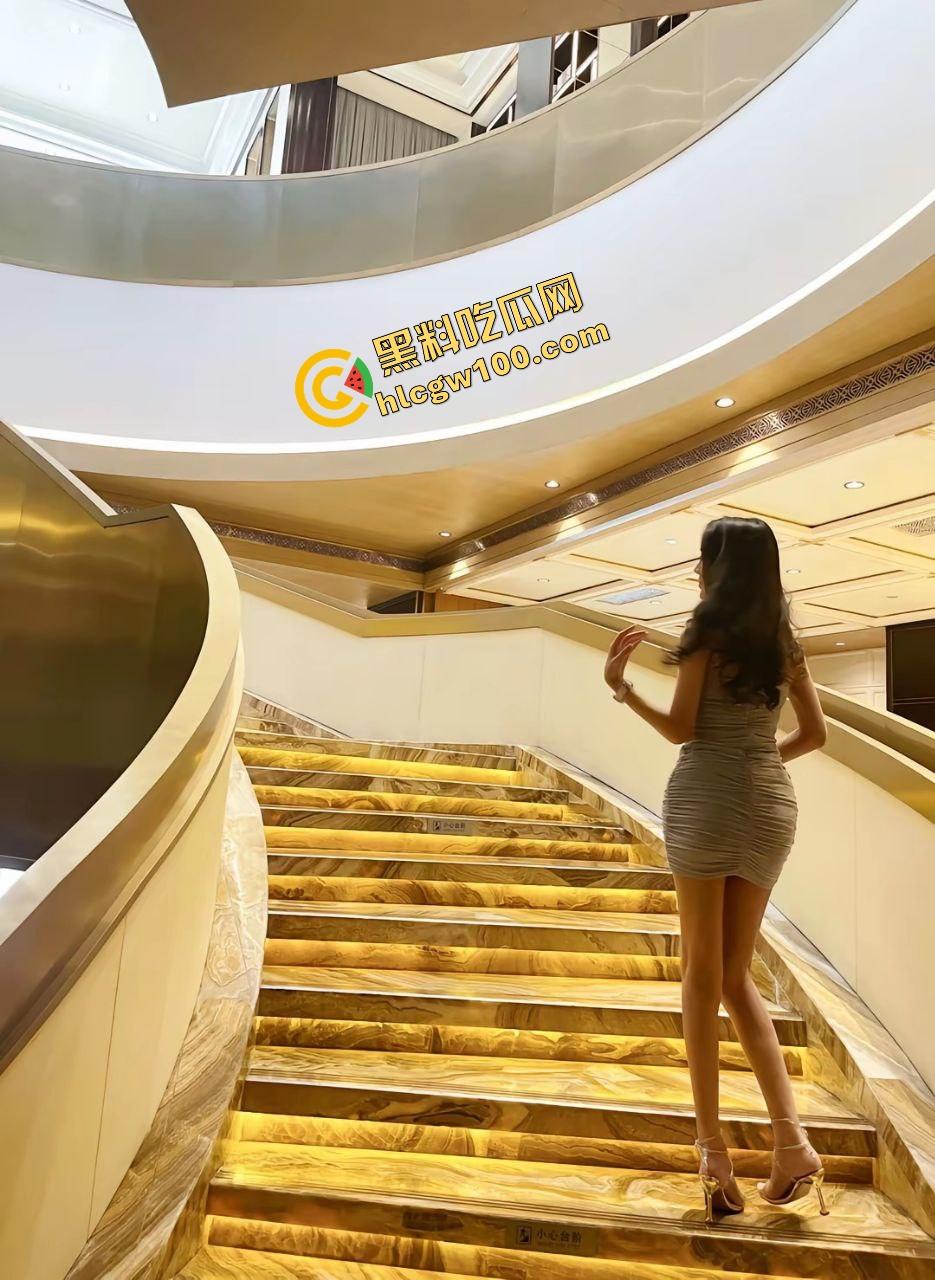 云南曲靖卖淫女骚鸡『冯婉玉』超模出身的顶级炮架 包臀裙深喉口交!爆插骚逼淫叫娇喘!独家原创流出! 第2张 云南曲靖卖淫女骚鸡『冯婉玉』超模出身的顶级炮架 包臀裙深喉口交!爆插骚逼淫叫娇喘!独家原创流出! 第2张