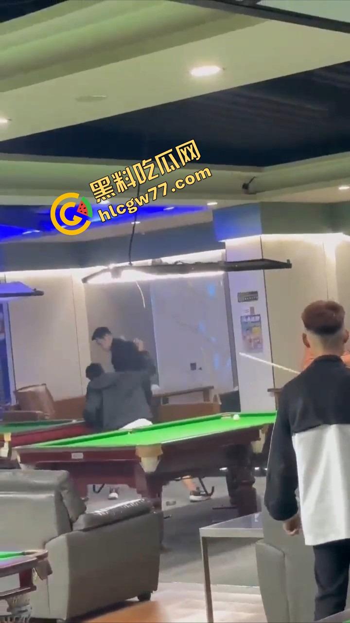 你别惹精神小伙,裤腰带一勒,砍山刀一抽,上来就给你一刀!你以为他是人?他是行走的社会炸弹! 第9张 你别惹精神小伙,裤腰带一勒,砍山刀一抽,上来就给你一刀!你以为他是人?他是行走的社会炸弹! 第9张