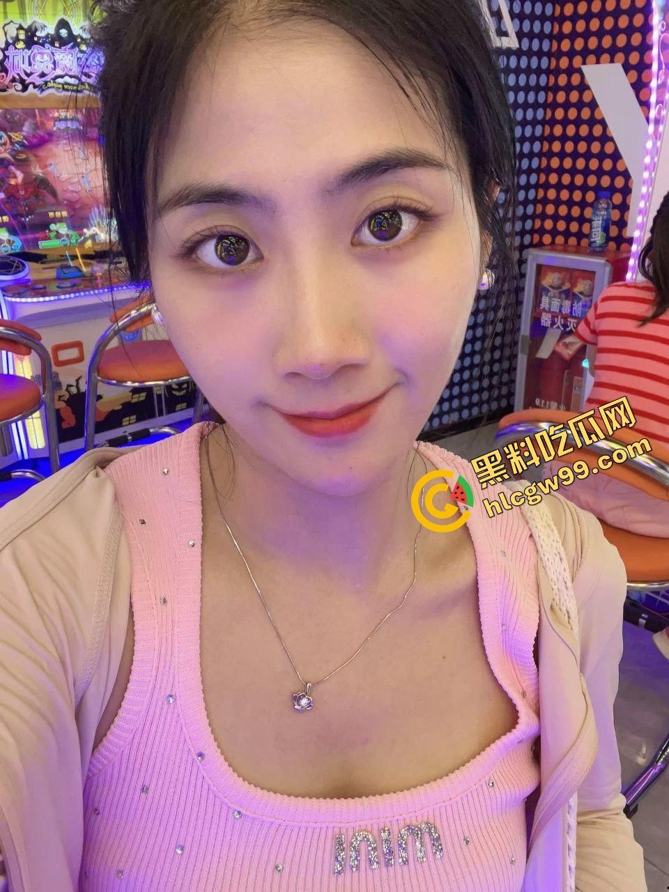 单男社交软件网聊年轻少妇『周芳茹』婚后约会出轨弟弟,散步至酒店全裸口交上位抱操!独家曝光流出! 第4张 单男社交软件网聊年轻少妇『周芳茹』婚后约会出轨弟弟,散步至酒店全裸口交上位抱操!独家曝光流出! 第4张