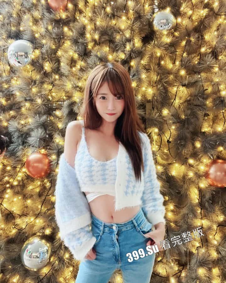 台湾网红主播 #吃货娜娜  直播健身 努力教网友如何锻炼身体的样子真好看 第6张